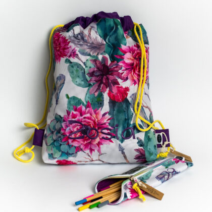 Plecak z piórnikiem różowe piwonie